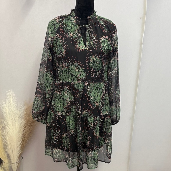 entro Dresses & Skirts - Entro Floral Black and Green Chiffon Dress